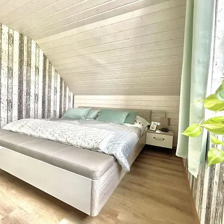 Meadow Piece Of Modern Retreat Holiday home *