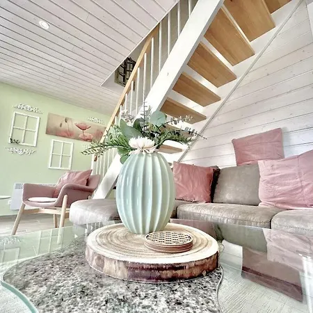 Meadow Piece Of Modern Retreat Holiday home