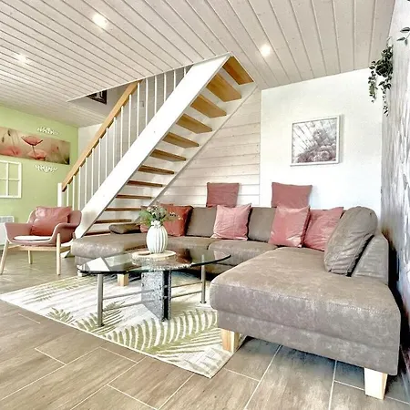 Meadow Piece Of Modern Retreat Holiday home